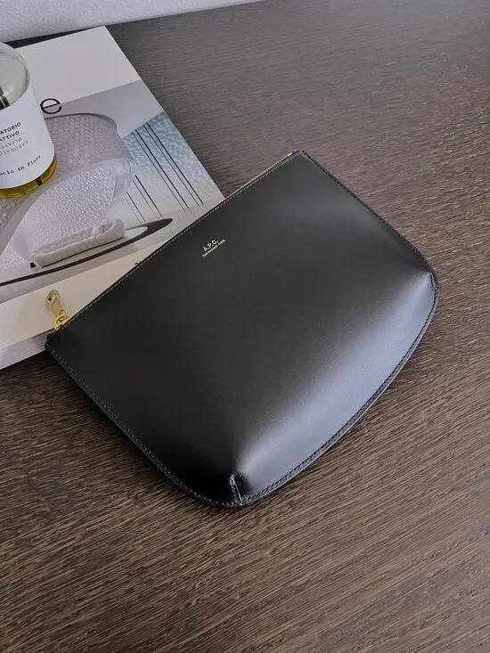 NWT - A.P.C. Sarah Leather Clutch Bag - Dark Navy✨ - Picture 3 of 5